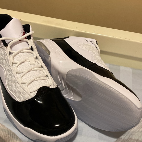 Nike Air Jordan Max Aura 2 “white gym red” - Picture 6 of 6